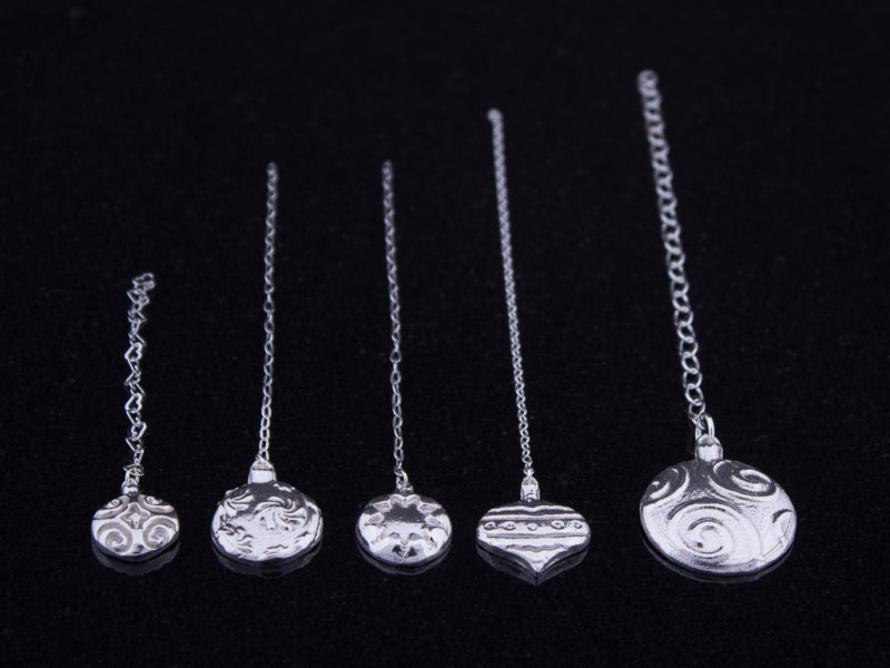 FESTIVE SWIRL | Bauble in solid Sterling Silver FESTIVE SWIRL | Bauble in solid Sterling Silver