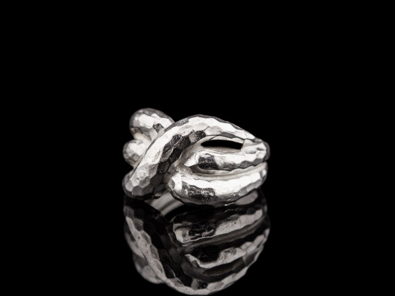 INTERTWINED | Sterling Silver ring with distinct hammered surface INTERTWINED | Sterling Silver ring with distinct hammered surface