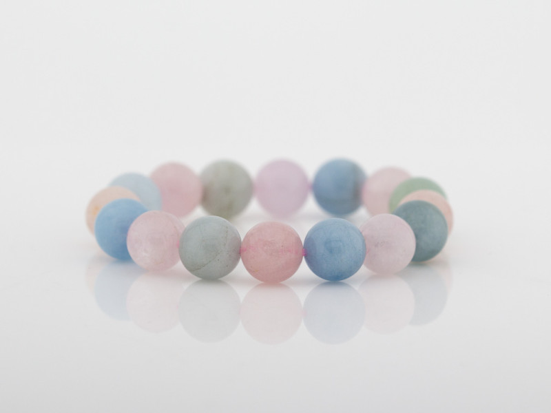 AQUAMARINE PASTEL SPHERES | Bracelet in Beryl, Morganite and Aquamarine (made to order) AQUAMARINE PASTEL SPHERES | Bracelet in Beryl, Morganite and Aquamarine (made to order)
