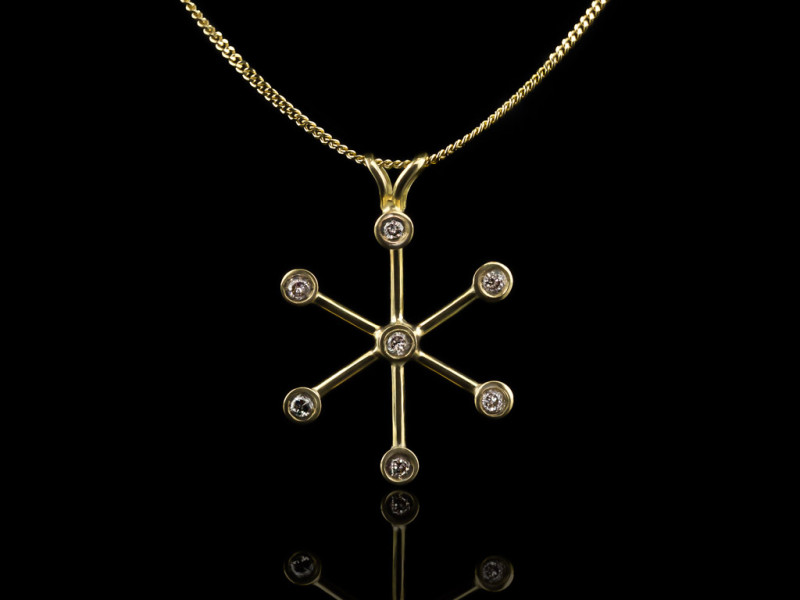 SUN STAR | 18K Gold necklace with 7 diamonds SUN STAR | 18K Gold necklace with 7 diamonds