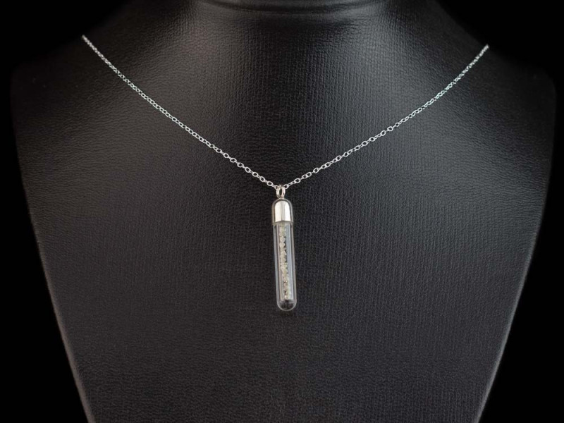 DIAMANTEN IM GLAS | Halskette aus 925er Silber mit Rohdiamanten(Ausverkauft)