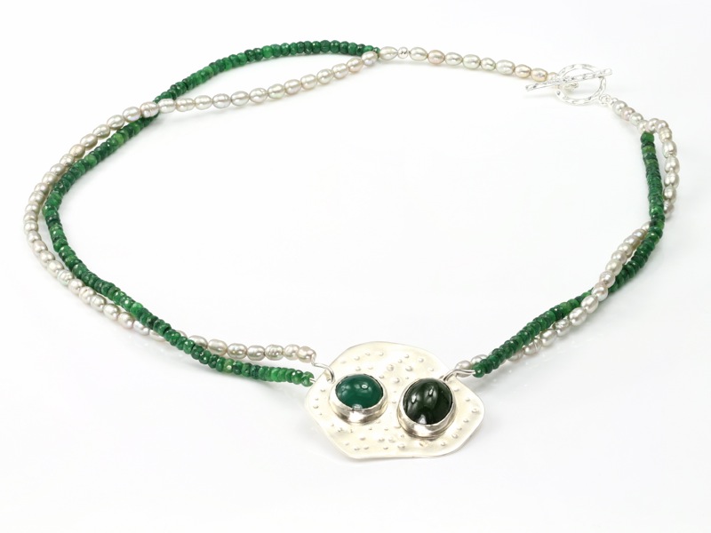 JUICY AMAZON | Emerald Pearl necklace with Jade and Prase JUICY AMAZON | Emerald Pearl necklace with Jade and Prase