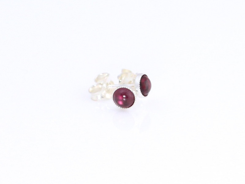 Garnet Silver Earstuds (ausverkauft)