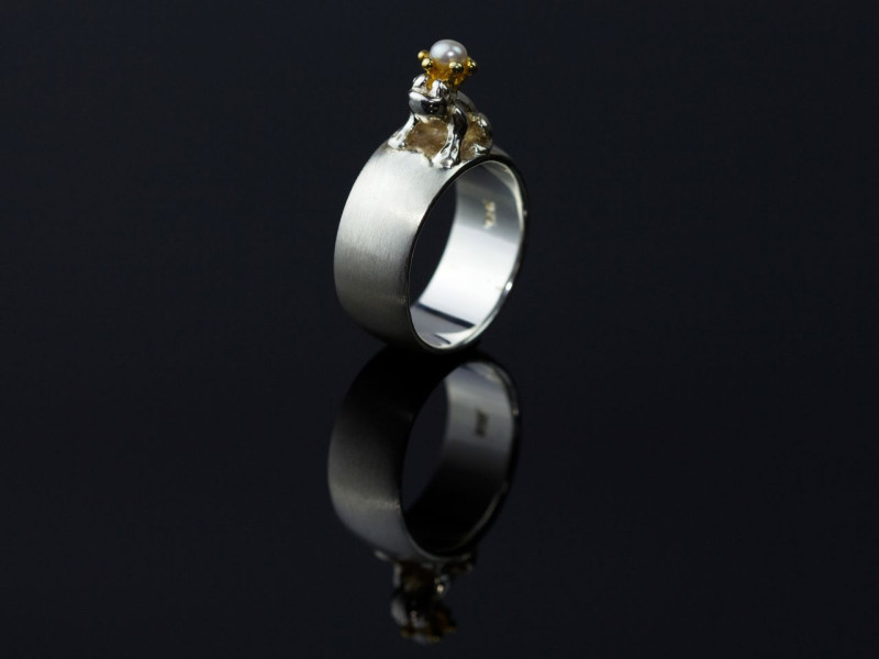 Silber Ring mit Perle auf verzaubertem Frosch (925) | Version mit Goldener Krone