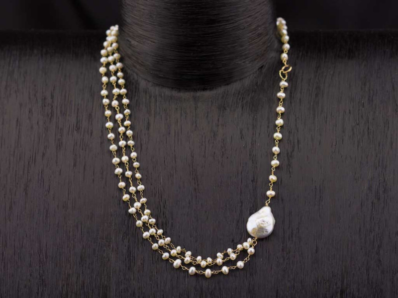 PEARL DREAM | Triple necklace with Gold links (made to order) PEARL DREAM | Triple necklace with Gold links (made to order)