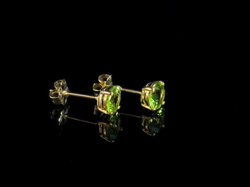 Grünes Gold | Ohrstecker mit Peridot aus 9 karat Gold (Ausverkauft)