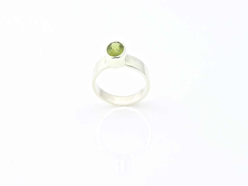 Peridot ring faceted Sterling Silver (ausverkauft)