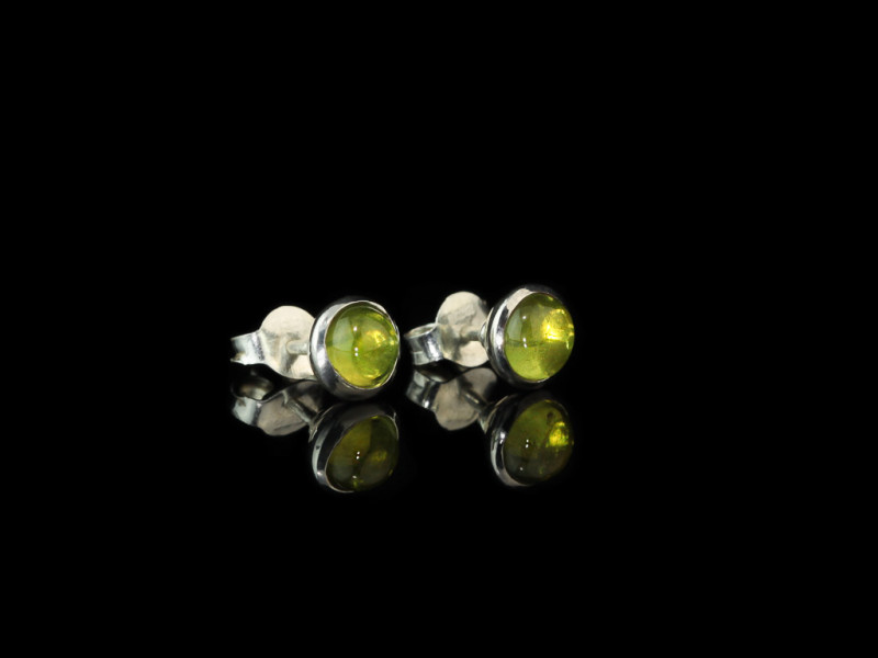 PERIDOT GLOW | Ohrstecker aus 925er Silber (ausverkauft)