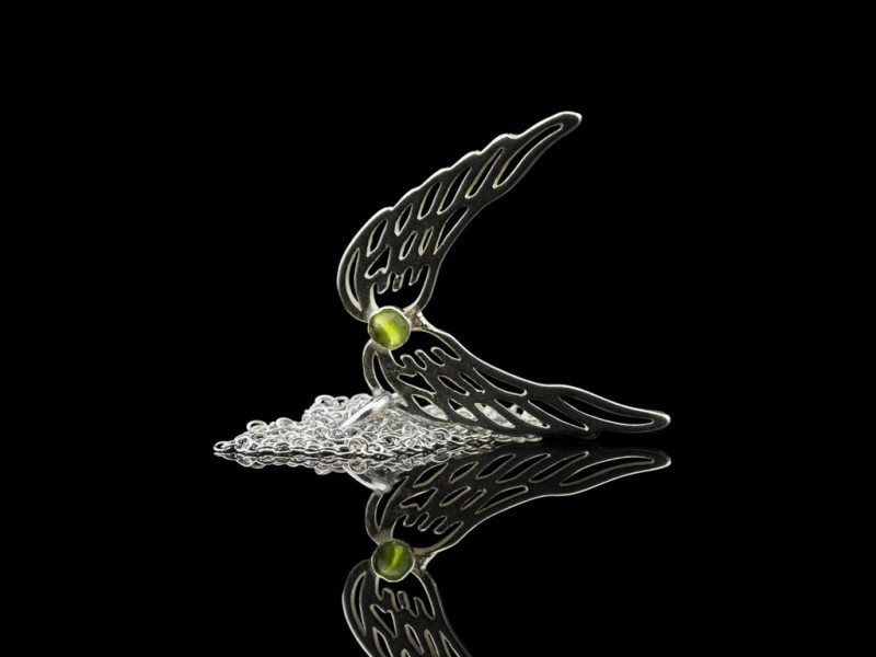 FLÜGEL MIT PERIDOT | Halskette aus 925er Silber (Ausverkauft)