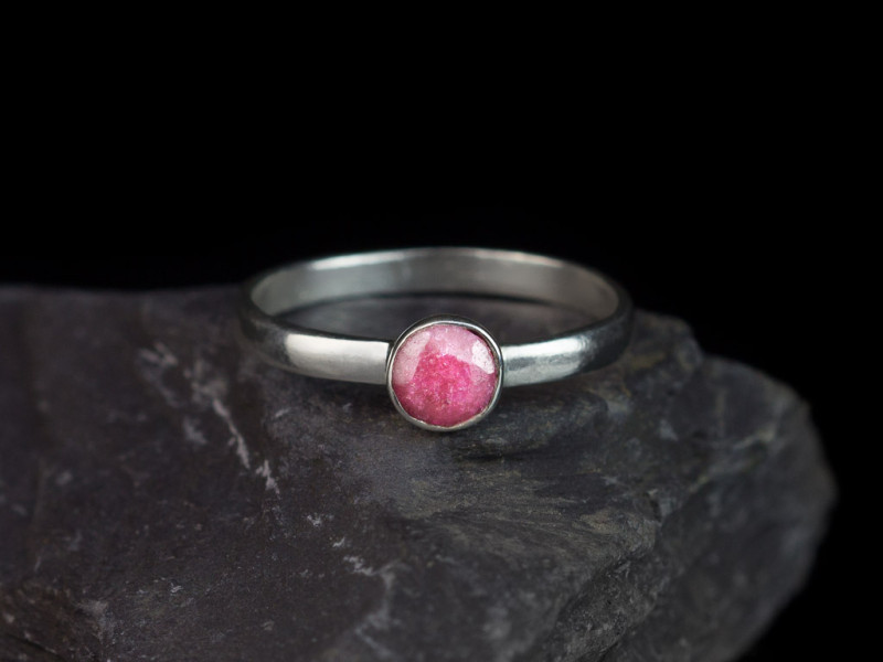 DER EDLE RUBIN | Ring aus 925er Silber (Ausverkauft)
