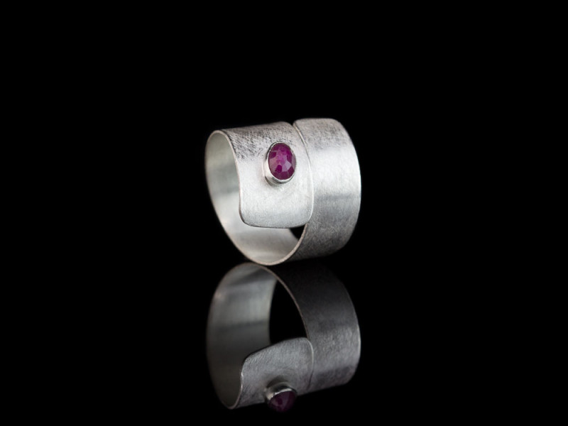WRAPAROUND RUBY | brushed Sterling Silver ring | adaptable (custom order) WRAPAROUND RUBY | brushed Sterling Silver ring | adaptable (custom order)