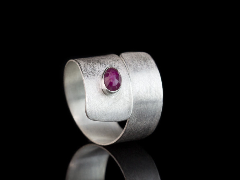 WRAPAROUND RUBY | brushed Sterling Silver ring | adaptable (custom order) WRAPAROUND RUBY | brushed Sterling Silver ring | adaptable (custom order)