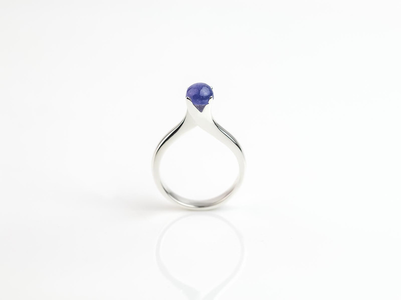 Blauer Traum | Ring aus 925er Silber mit rundem Tansanit (leider schon weg)