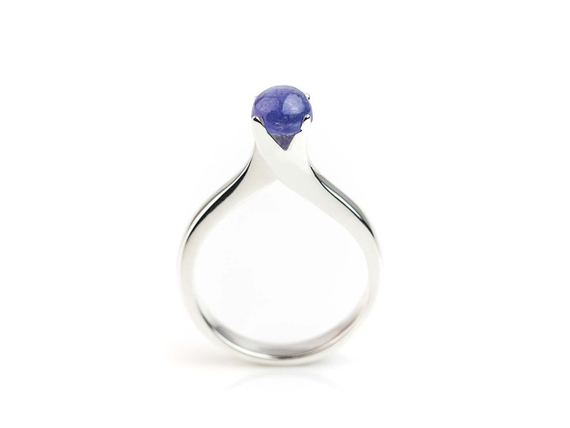 Blauer Traum | Ring aus 925er Silber mit rundem Tansanit (leider schon weg)