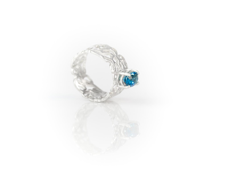 Blauer London Topas als Krone auf Filigree Ring (ausverkauft)
