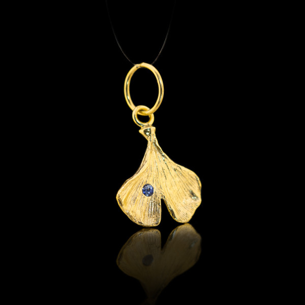 Nature Ginkgo Gold Pendant with Sapphire
