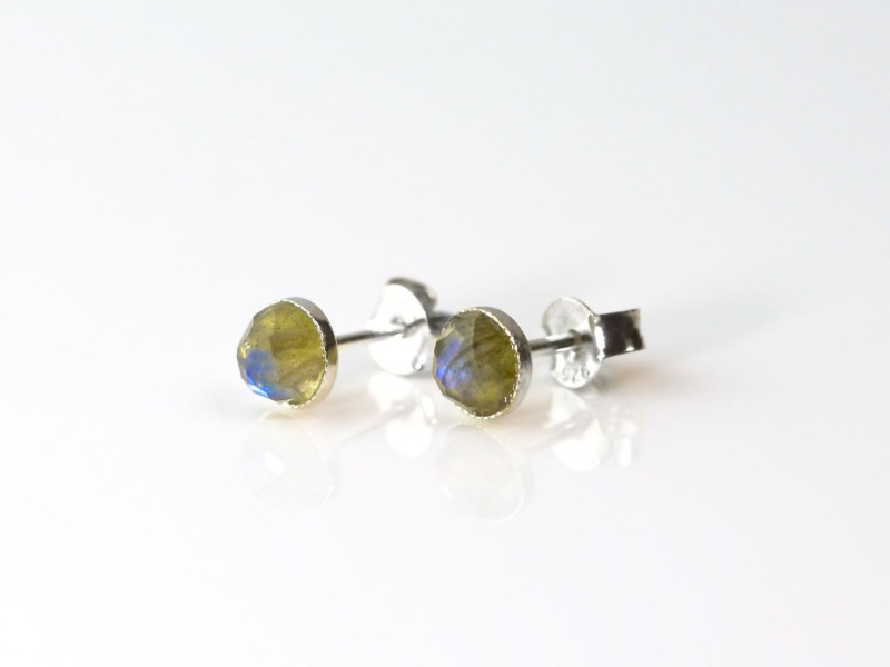 Glühen grün-blau | Labradorit Ohrstecker aus 925er Silber (verkauft)