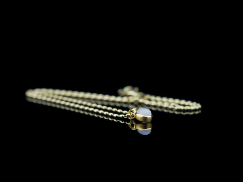MOONBOW | Gold vermeil necklace with Rainbow Moonstone MOONBOW | Gold vermeil necklace with Rainbow Moonstone