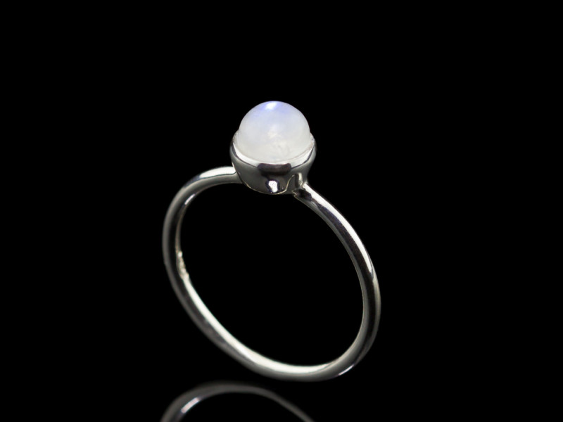 RUNDER REGENBOGENMONDSTEIN | Ring aus 925er Silber (Ausverkauft)