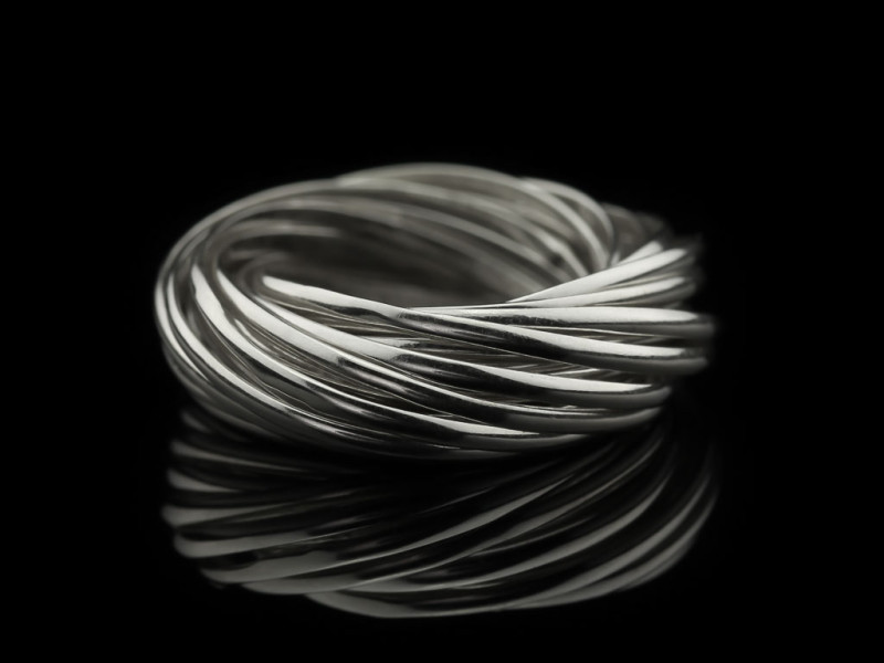 TWENTYONE | Sterling Silver rings intertwined (custom made) TWENTYONE | Sterling Silver rings intertwined (custom made)