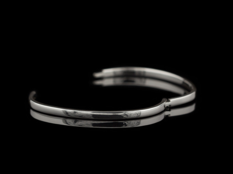 SMOOTH & OVAL | Bangle in solid Sterling Silver (made to order) SMOOTH & OVAL | Bangle in solid Sterling Silver (made to order)
