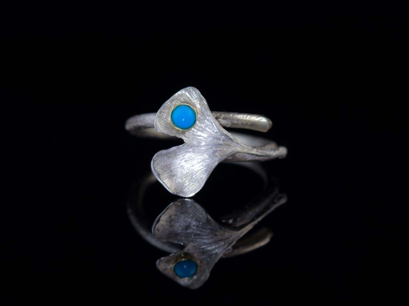 Gingko Blatt Ring | Sterlingsilber mit in 9ct Gold eingefasstem Türkis (Anfertigung)